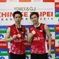 Ganda putra Indonesia Marcus Fernaldi Gideon/Kevin Sanjaya Sukamuljo juara Chinese Taipei Open Grand Prix 2015, Minggu (18/10/2015). (Liputan6.com/Humas PP PBSI)