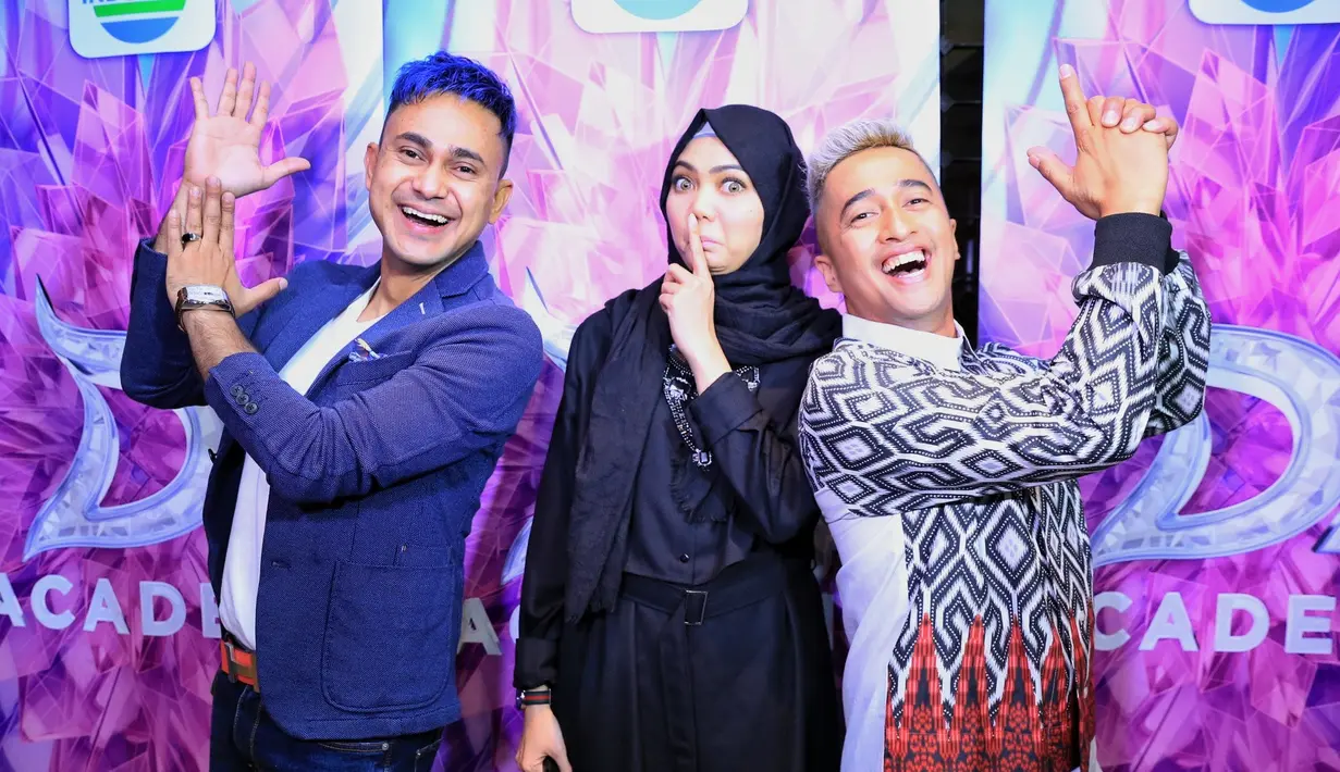 Telah melakukan proses seleksi di beberapa kota di Indonesia akhirnya terpilih 35 nama sebagai kontestan Dangdut Academy 4. Konser Selamat Datang D’Academy 4 pun akan segera diselenggarakan untuk memperkenalkan nama-nama itu. (Adrian Putra/Bintang.com)