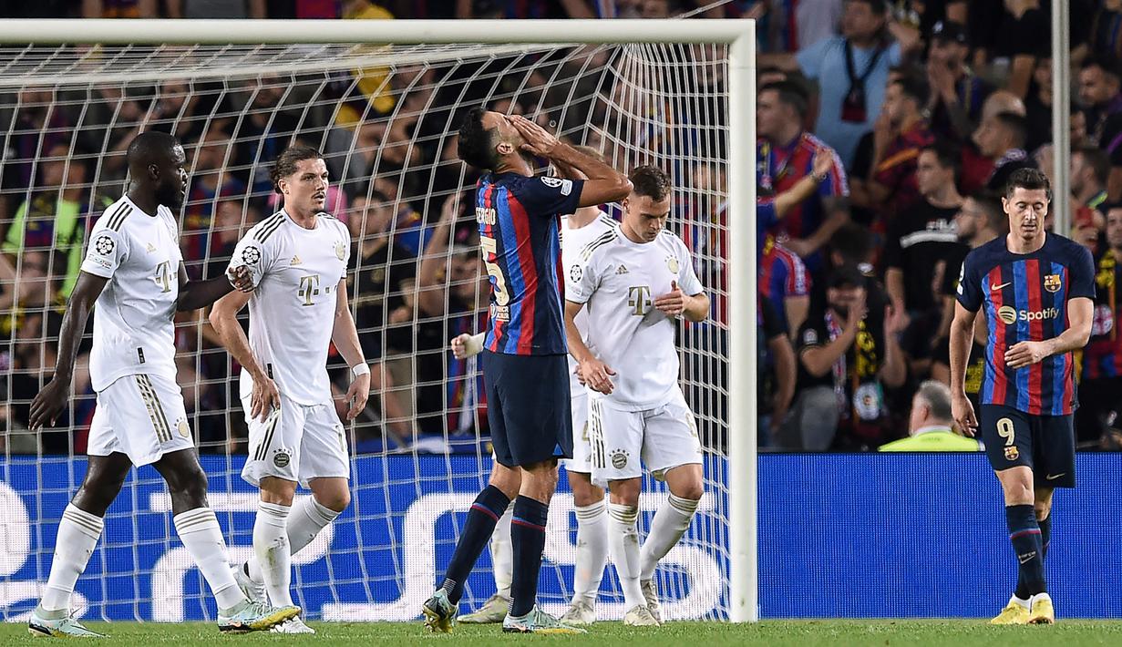 Musim lalu, Barcelona harus puas di posisi ketiga di bawah Bayern dan Benfica. Sayangnya, di Liga Europa, Barcelona juga cuma sampai babak delapan besar. (AFP/Pau Barrena)