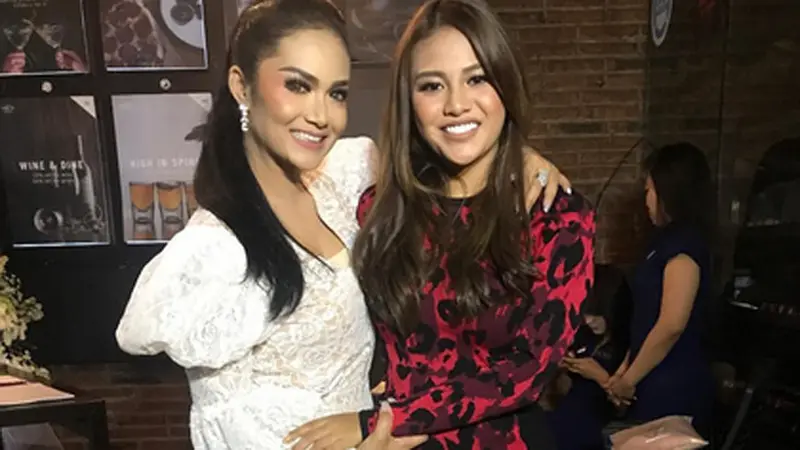 [Bintang] Krisdayanti dan Aurel Hermansyah