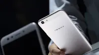 Harga Oppo F3 dan Oppo F3 Plus terbaru dan terlengkap, dari baru hingga bekas