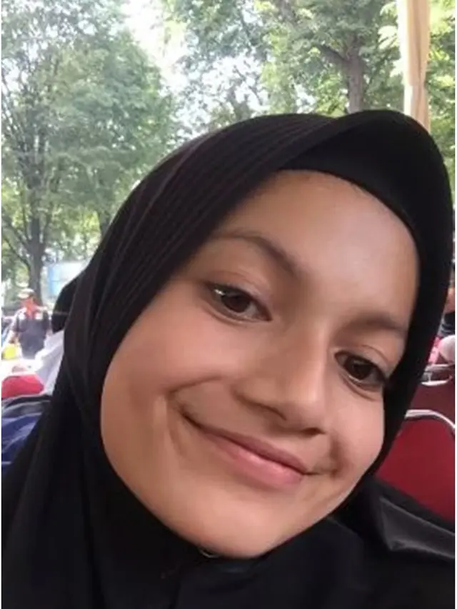 6 Potret Ratu Sofya 'Dari Jendela SMP' saat Berhijab, Bikin Pangling