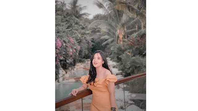 6 Potret Natural Pemeran Ustazah Aisyah di Sinetron Pesantren Rock n' Dut, Memesona