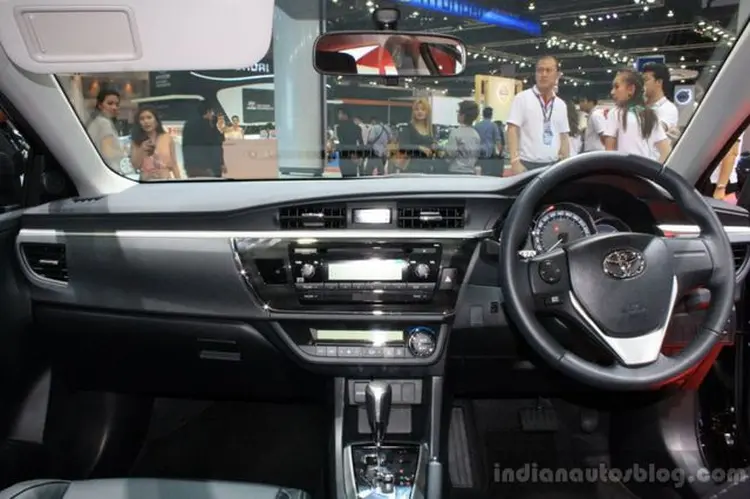 Toyota Altis: Legenda Sedan yang Berkembang Seiring Waktu