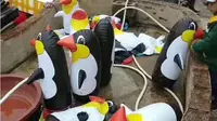 Menipu dengan Penguin Mainan, Kebun Binatang Bikin Warga Marah