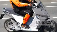 Skuter listrik KTM kedapatan tengah diujicoba di jalan raya (MotorradOnline)