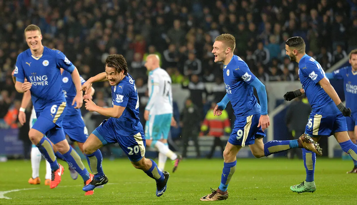 Shinji Okazaki membawa Leicester City menang 1-0 atas Newcastle United dalam laga Liga Inggris di Stadion King Power, Selasa (15/3/2016) dini hari WIB. (AFP/Paul Ellis)