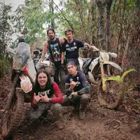 Darius Sinathrya memberikan bantuan di Lebak, Banten (Instagram/darius_sinathrya)
