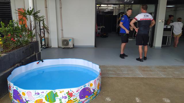 Kolam renang bocah ramaikan paddock WSBK 2022