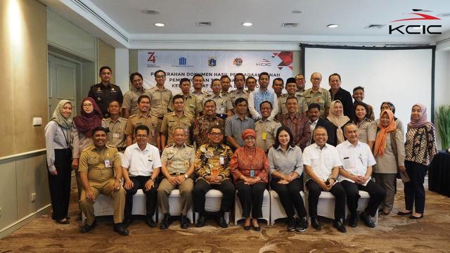 Sebanyak 356 bidang tanah di Cipinang Melayu, Jakarta Timur, diserahterimakan oleh Kepala Pertanahan Wilayah Jakarta Timur kepada PT Pilar Sinergi BUMN Indonesia.