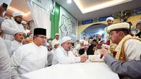 Bakal calon presiden dan wakil presiden Anies Baswedan dan Muhaimin Iskandar menghadiri acara pernikahan putri Habib Rizieq Shihab Syarifah Fairuz Syihab dan Sayyid Muhammad Bagie Alathas. (@aniesbaswedan)