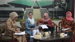 Rieke Dyah Pitaloka saat  mengikuti konfrensi pers, Jakarta, Jum'at (13/02/2105). Rieke berharap DPR dan DPD mengakomodir RUU Kekerasan Terhadap Perempuan masuk dalam Program Legislasi Nasional (Prolegnas). (Liputan6.com/Andrian M Tunay)