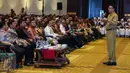 Mendag Tjahjo Kumolo memberikan paparan saat Rapat Koordinasi Pilkada Serentak 2017 di Jakarta, Selasa (31/1). Acara digelar dalam rangka melaporkan kesiapan pesta demokrasi di 101 provinsi dan kabupaten/kota di Indonesia. (Liputan6.com/Faizal Fanani)