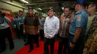 Wakil Presiden Jusuf Kalla meresmikan Ekspedisi Nusantara Jaya (ENJ) di Dermaga Komando Lintas Laut Militer, Tanjung Priok, Jakarta, Senin (1/6/2015). (Liputan6.com/ Faizal Fanani)