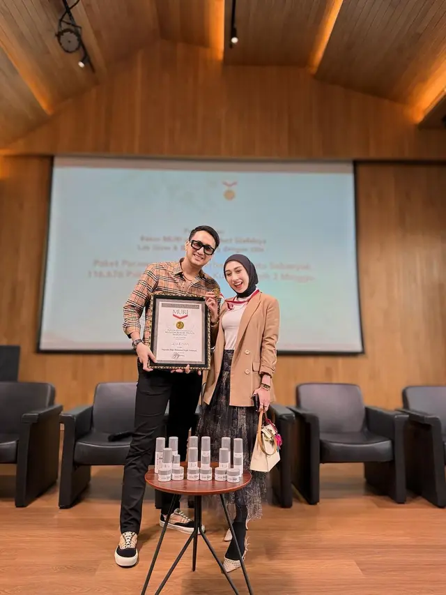 Reza Gladys dan Attaubah Mufid. (Foto: Dok. Instagram @rezagladys)