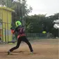 Tim softball Sulawesi Tenggara berlatih di Makassar Sulawesi Selatan, mempersiapkan tim menuju PON Papua.(Liputan6.com/Ahmad Akbar Fua)