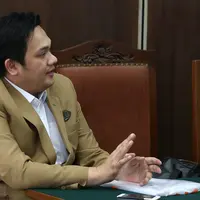 Farhat Abbas mengajukan praperadilan atas penetapan dirinya sebagai tersangka dalam kasus pencemaran nama baik atas Ahmad Dhani. (Galih W. Satria/Bintang.com)