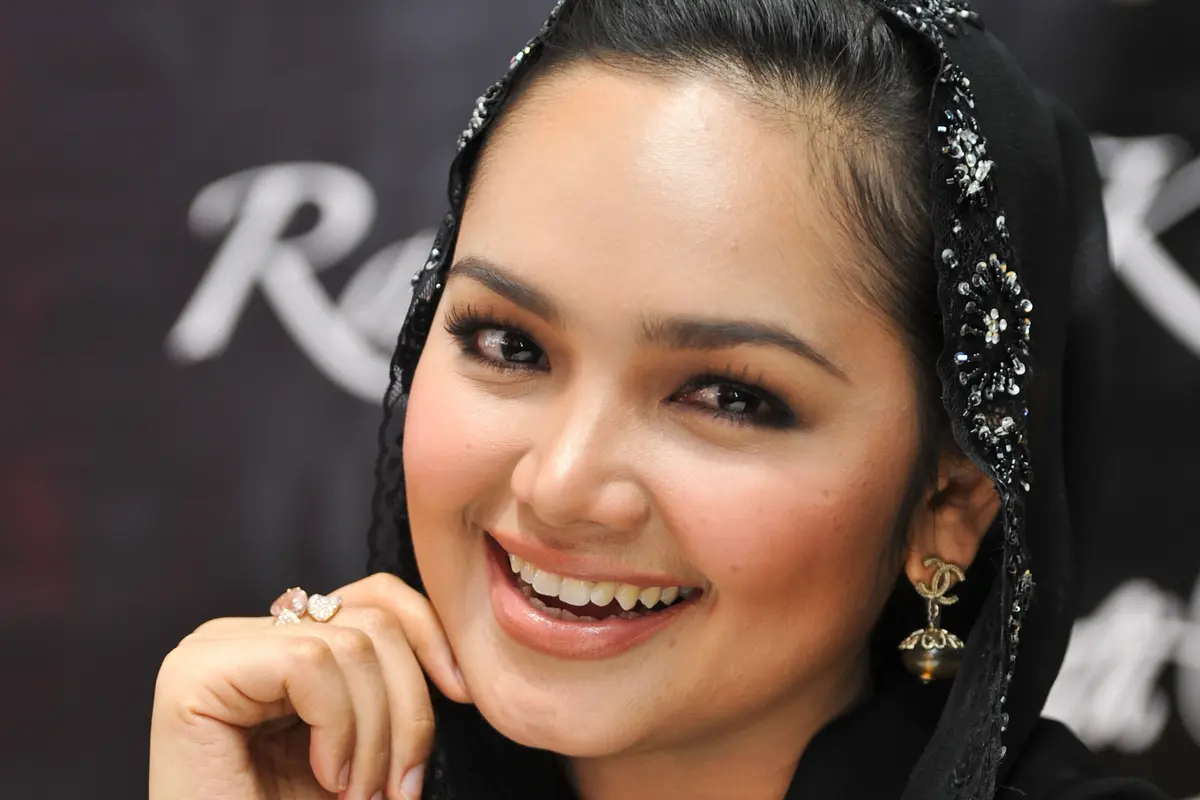 [Bintang] Siti Nurhaliza 