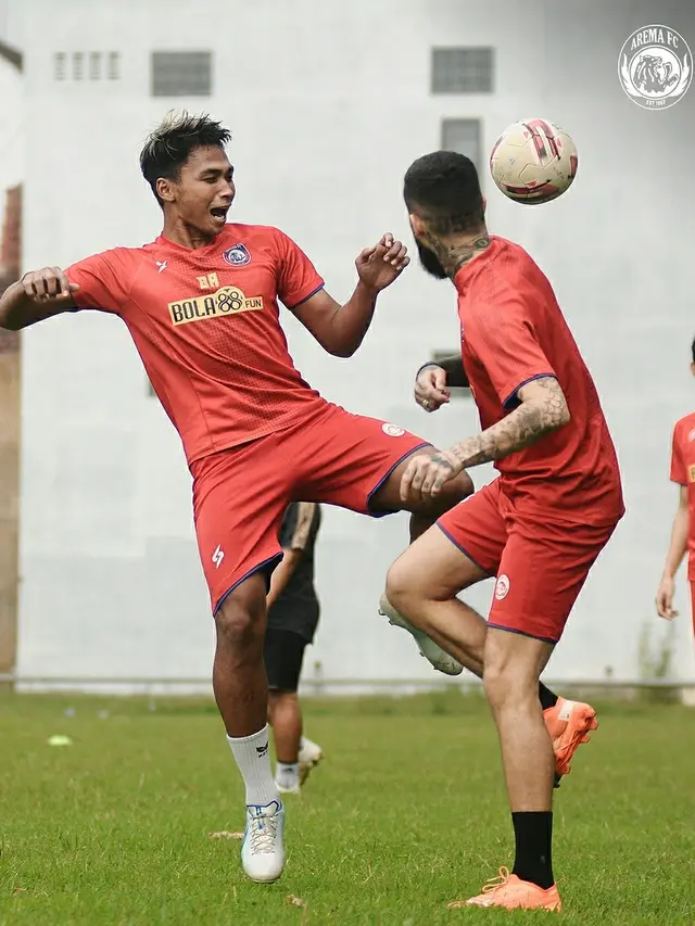 6 Potret Diego Michiels saat Latihan Bersama Tim Arema FC, Perkuat Bek Kanan