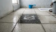 10 Cara Mengatasi Air Menggenang di Lantai Kamar Mandi agar Cepat Kering dan Tidak Bau