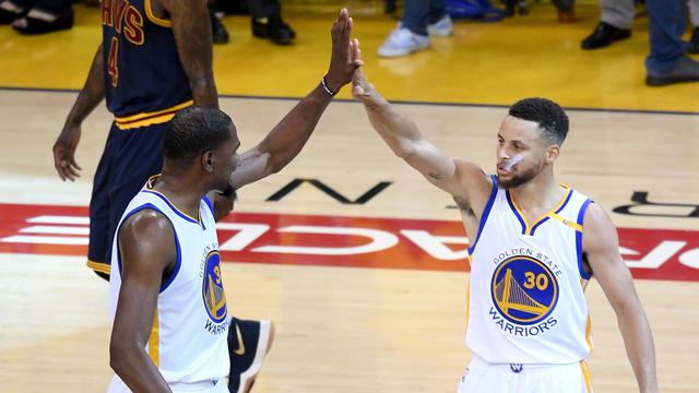 Durant dan Curry Tampil Memukau di Gim Pertama Final NBA