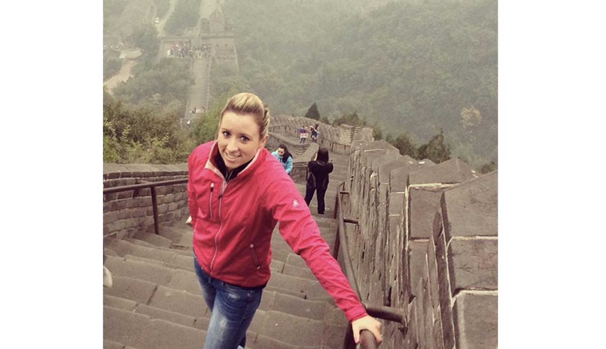 Jodi Ewart Shadoff beralih menjadi pegolf profesional pada tahun 2010. (Bola.com/Instagram/Jodiewartshadoff)