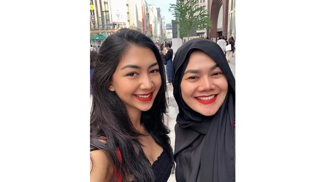 Momen Shania Salsabila dan sang ibunda, keduanya terlihat begitu cantik.
