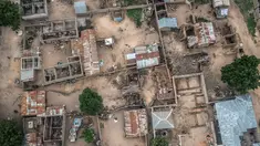Pemandangan udara pemukiman warga Gwoza, Nigeria timur laut, (1/8). Kondisi drastis dialami penduduk Gwoza setelah militan Boko Haram menduduki kota ini menjadi markas dari kekhalifahan sejak Juli 2014. (AFP Photo/Stefan Heunis)