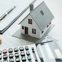 Ilustrasi beli rumah/Shutterstock.