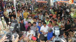 [FOTO] Manusia 'Menyemut' di Pasar Cipanas