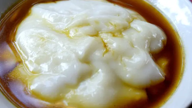 Bubur Sumsum - Agus Yuniarso, CC BY-SA 3.0, via Wikimedia Commons
