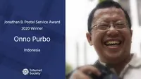 Onno W Purbo Raih Jonathan B Postel Award. Kredit: Internet Society