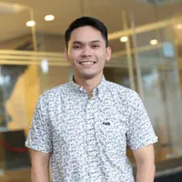 Meski pernah mengalami kegagalan dalam membina rumah tangga, lelaki yang juga dipanggil VJ Ben itu yakin dengan pilihannya kini. Meski ia belum mengenal lebih jauh Ines. (Adrian Putra/Bintang.com)