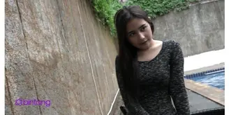 Prilly Latuconsina sempat melaporkan netizen yang menyebarkan foto bugil mirip dirinya. Selain itu, ia sudah memberikan bukti-bukti yang cukup lengkap untuk penyelidikan. Tetapi, ia sangat kecewa karena kasus tersebut masih ‘molor’ hingga saat in...