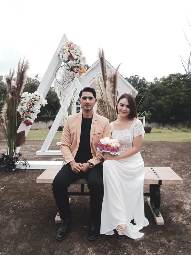 Berperan Suami Istri, Ini 6 Momen Kedekatan Amanda Manopo dan Arya Saloka