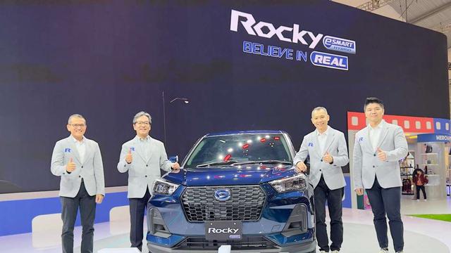 Daihatsu Rocky Hybrid Laris Manis di GIIAS 2025, Konsumsi BBM Tembus 34,5 Km/L