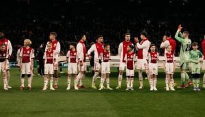 Aksi kiper Timnas Indonesia, Maarten Paes bersama Ajax Amsterdam di musim 2025/2026. (Instagram Maarten Paes)