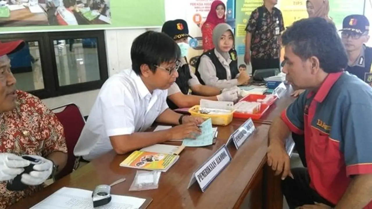 Sopir di Solo dites kesehatan. ©2018 Merdeka.com