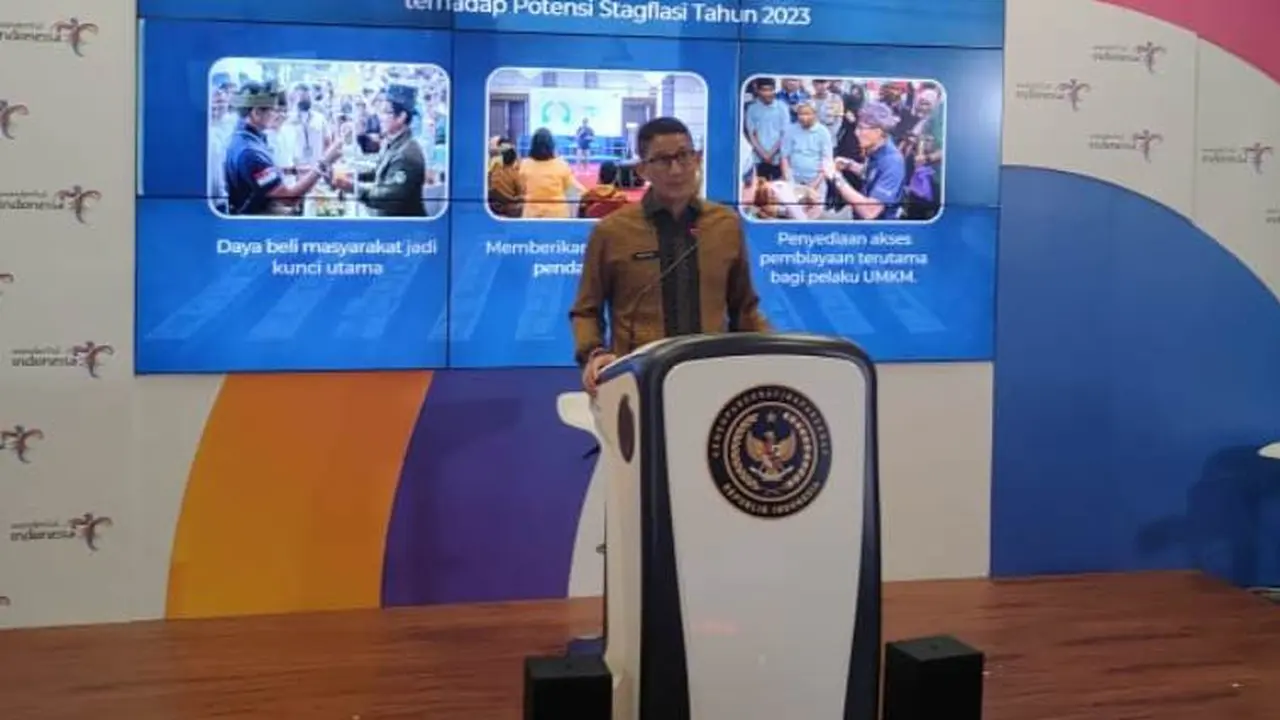 Menparekraf Sandiaga Uno di The Weekly Brief with Sandi Uno
