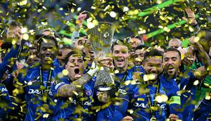 Prestasi pertama Enzo Maresca sebagai pelatih adalah mempersembahkan gelar juara Conference League 2024/2025 untuk The Blues. (AFP/John Macdougall)