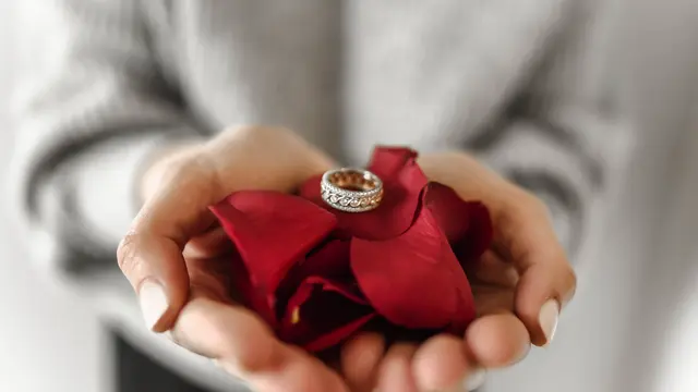 Arti Mimpi Tunangan yang Bermakna Buruk