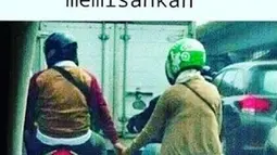 Tetap bersama walaupun 2 motor.. (Source: me.me)