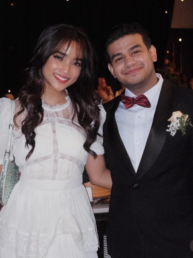 Fuji An di Acara Ngunduh Mantu Kakak Fadil Jaidi.[@fuji_an]