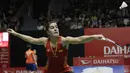 Tunggal putri Spanyol, Carolina Marin, mengembalikan kok saat melawan tunggal Korsel pada Indonesia Masters 2019 di Istora Senayan, Jakarta, Kamis (24/1). Marin lolos ke perempat final. (Bola.com/M. Iqbal Ichsan)