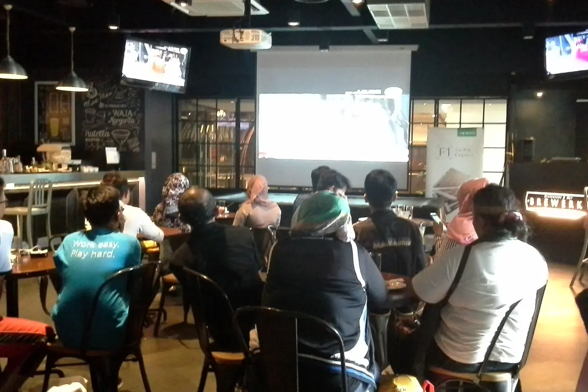 Suasana nobar F1 GP Australia Bola.com-Oppo