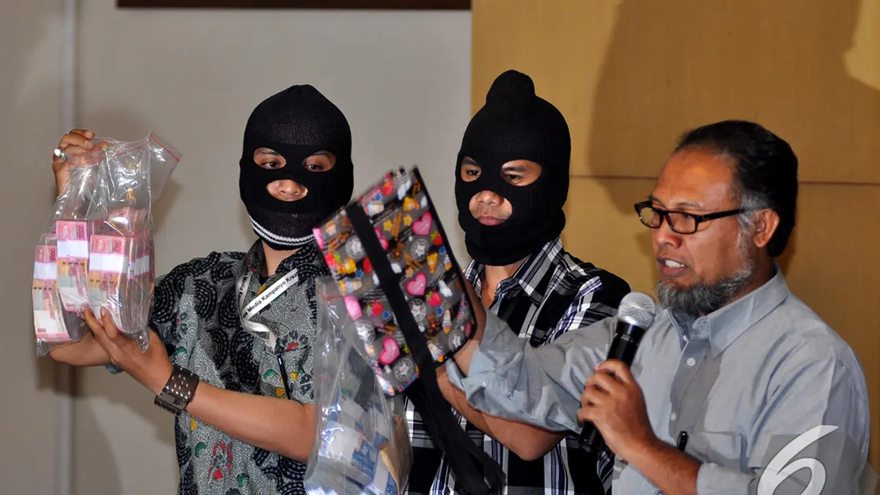 KPK Tunjukkan Uang Gratifikasi Ketua DPRD Bangkalan