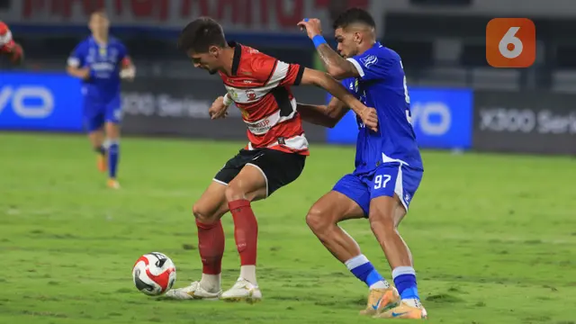 Persib Bandung vs  Madura United