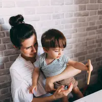 Membentuk kedisiplinan pada anak tidak selalu harus dimulai dari aturan besar (Sumber: Pexels.com)