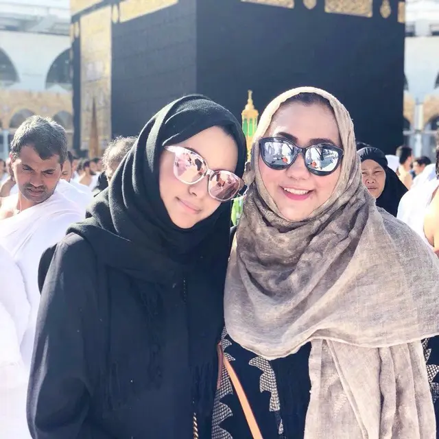 6 Potret Sarah Ahmad Pakai Kerudung, Calon Istri Nurhidayat Mantan Pemain Timnas