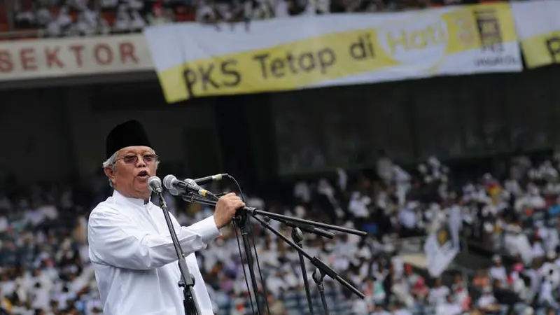 [FOTO] Ratusan Ribu Kader PKS Putihkan Gelora Bung Karno